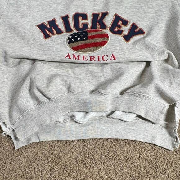 Vintage Mickey Inc Sweatshirt M Walt Disney Parks Embroidered American Flag Gray - Picture 6 of 7